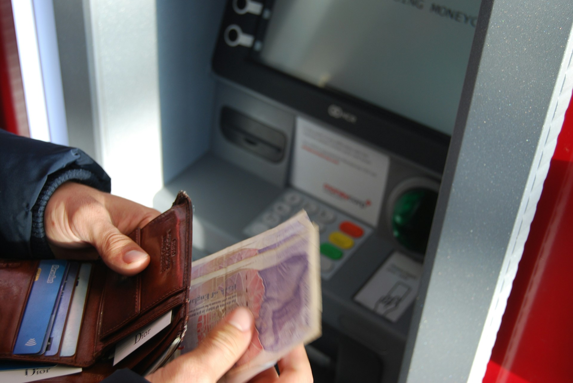 Read more about the article Opening a Bank Account in the UK